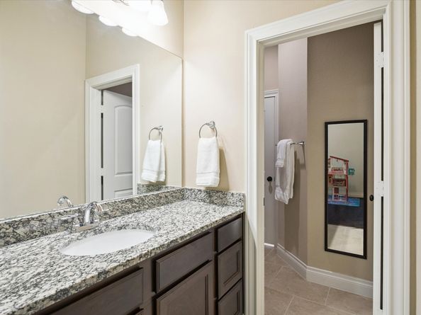 1718 Wakefield Drive, Houston TX 77018