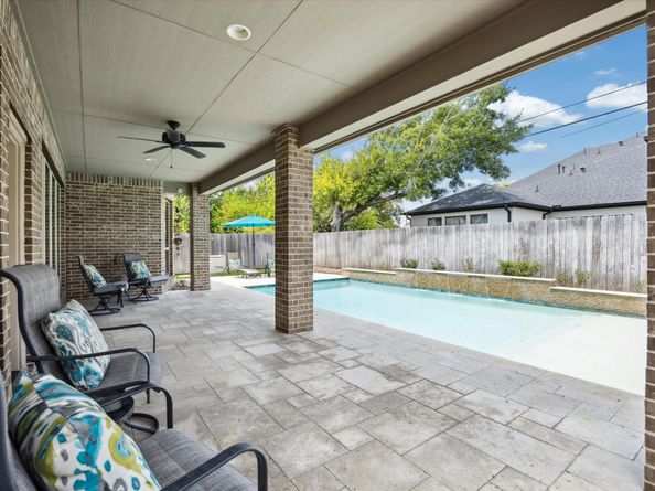 1718 Wakefield Drive, Houston TX 77018