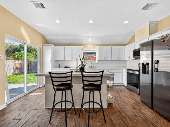 12818 Huntington Field Drive, Houston TX 77099