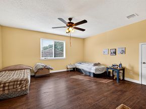 12818 Huntington Field Drive, Houston TX 77099