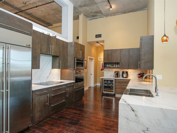 2000 Bagby Street 15401, Houston TX 77002