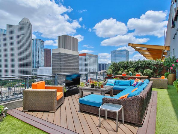 2000 Bagby Street 15401, Houston TX 77002