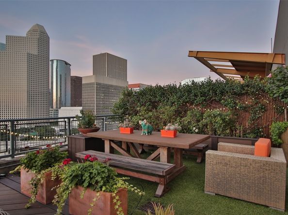 2000 Bagby Street 15401, Houston TX 77002