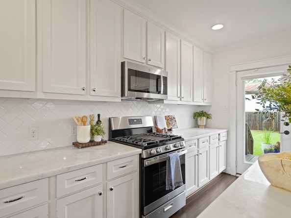 1311 Walton Street, Houston TX 77009