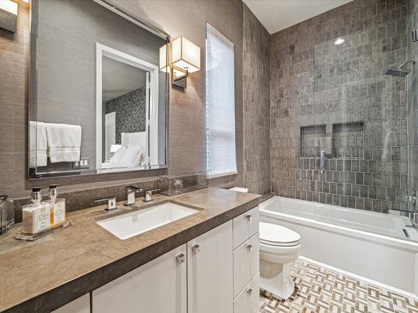 2211 Avalon Place, Houston TX 77019
