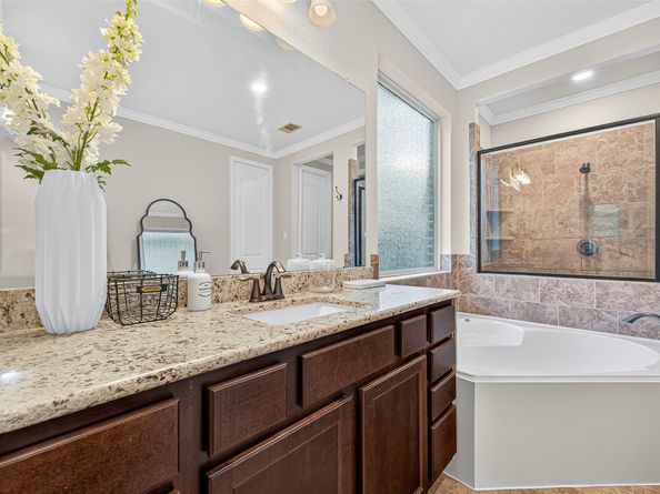 23438 Fauburg Dr, New Caney TX 77357