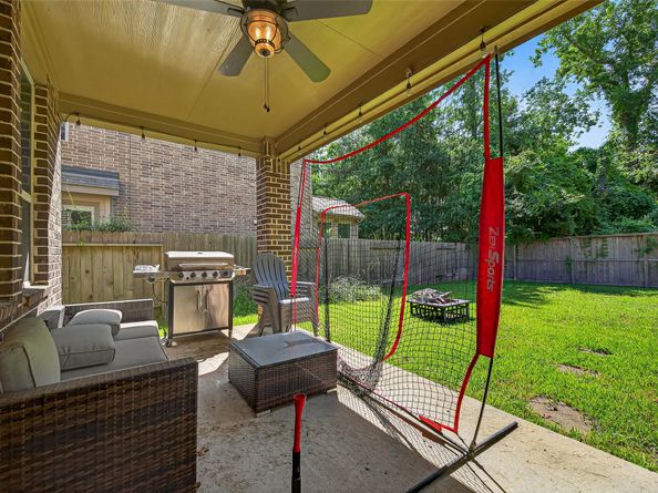 23438 Fauburg Dr, New Caney TX 77357
