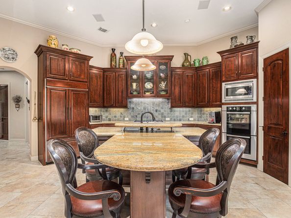 2802 Twin Fountains Drive, Houston TX 77068