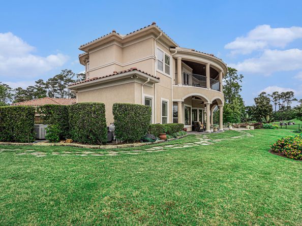 2802 Twin Fountains Drive, Houston TX 77068