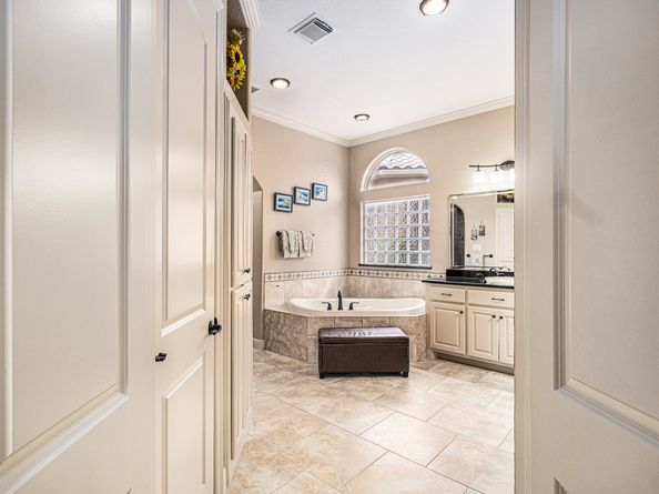 2802 Twin Fountains Drive, Houston TX 77068