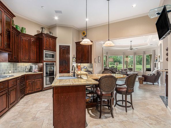 2802 Twin Fountains Drive, Houston TX 77068