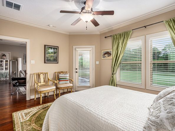 2802 Twin Fountains Drive, Houston TX 77068