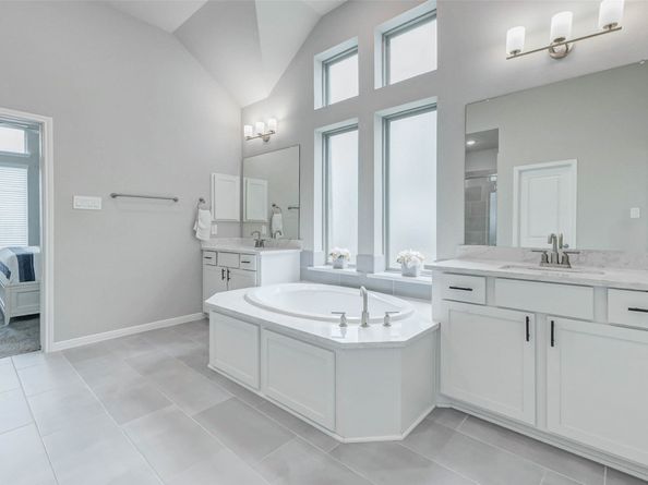 2806 Kingly Pine Trail, Conroe TX 77385
