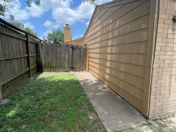 4202 Boone Road, Houston TX 77072