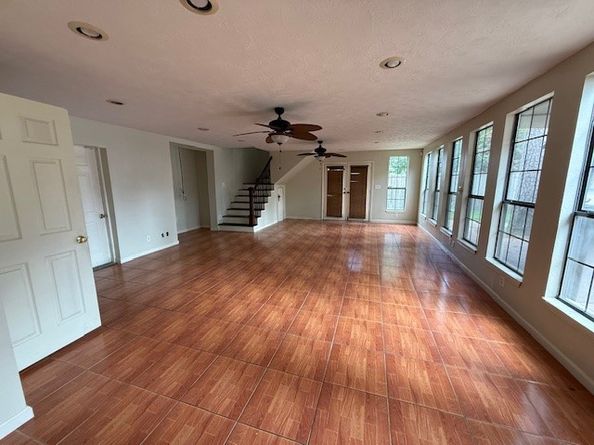 5914 Foresthaven Drive, Houston TX 77066