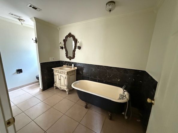 5914 Foresthaven Drive, Houston TX 77066