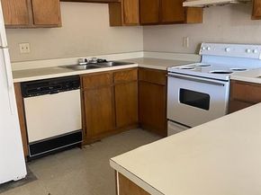 13480 S Thorntree Drive 910, Houston TX 77015