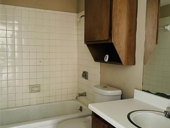 13480 S Thorntree Drive 910, Houston TX 77015