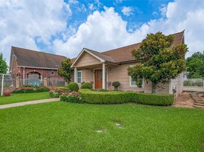 7833 Narcissus Street, Houston TX 77012
