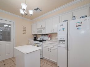 7833 Narcissus Street, Houston TX 77012