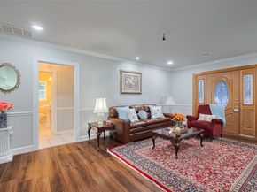 7833 Narcissus Street, Houston TX 77012