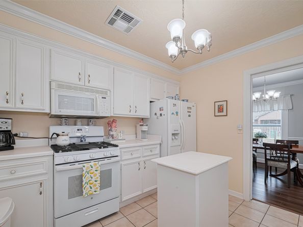 7833 Narcissus Street, Houston TX 77012