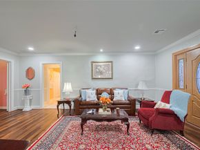 7833 Narcissus Street, Houston TX 77012