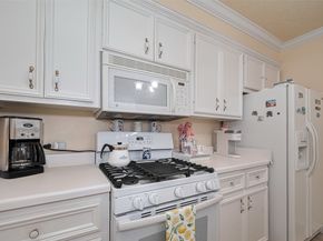 7833 Narcissus Street, Houston TX 77012