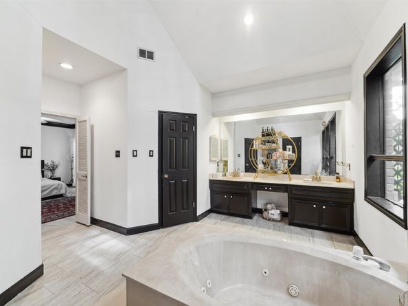 14907 Alderwick Drive, Sugar Land TX 77498
