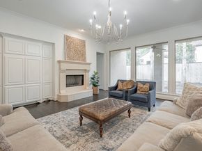 10 Libretto Court, The Woodlands TX 77382