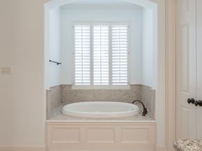 10 Libretto Court, The Woodlands TX 77382