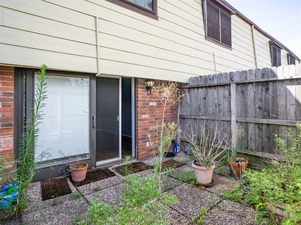 11525 Burdine Street 403, Houston TX 77035