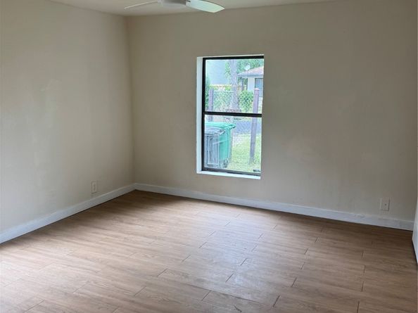 412 Owens Street, Houston TX 77029