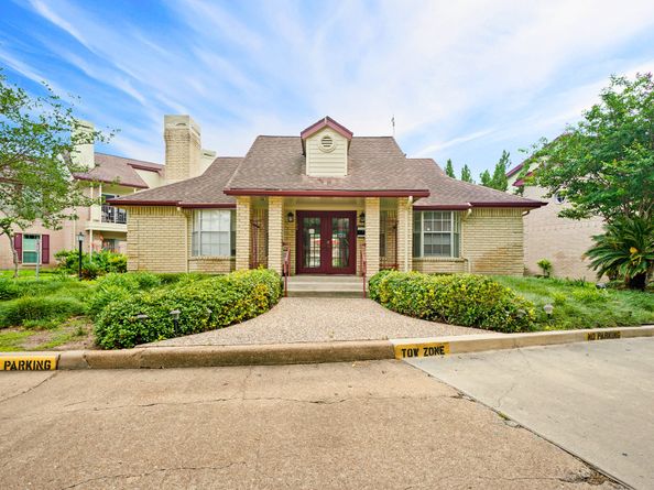 2120 El Paseo Street 1403, Houston TX 77054