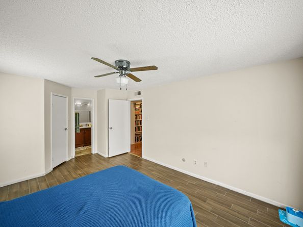 2120 El Paseo Street 1403, Houston TX 77054