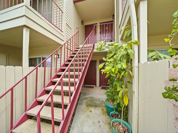 2120 El Paseo Street 1403, Houston TX 77054