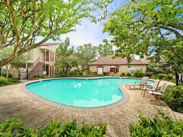 2120 El Paseo Street 1403, Houston TX 77054