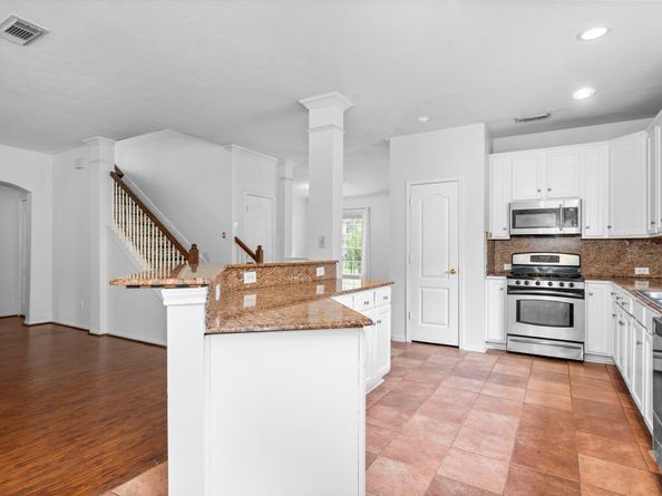 6914 Grants Hollow Ln, Richmond TX 77407