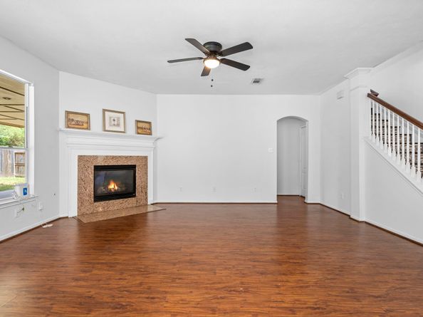 6914 Grants Hollow Ln, Richmond TX 77407