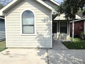 2112 Davis Street, Houston TX 77026
