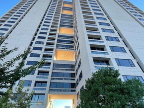 1111 Hermann Drive 8E2, Houston TX 77004