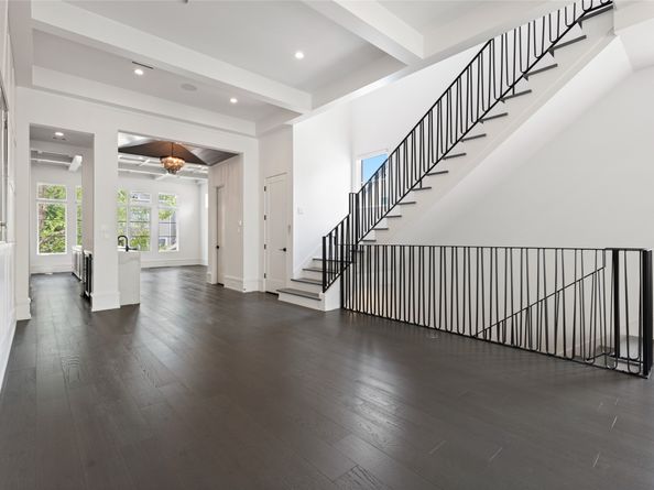 1107 Berthea Street B, Houston TX 77006