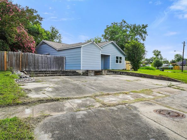 1615 Hiller Street, Houston TX 77015