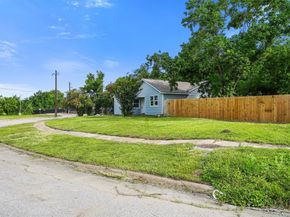 1615 Hiller Street, Houston TX 77015