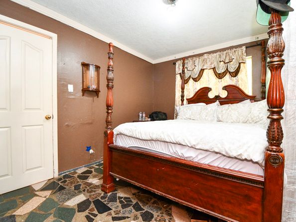 16005 Old Richmond Road, Sugar Land TX 77498
