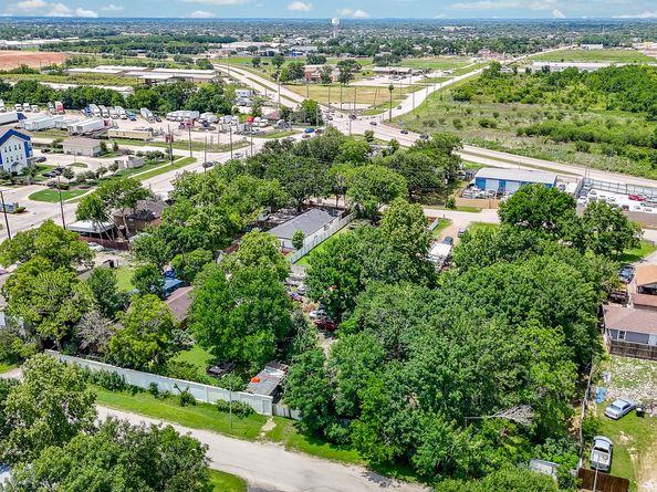 16005 Old Richmond Road, Sugar Land TX 77498