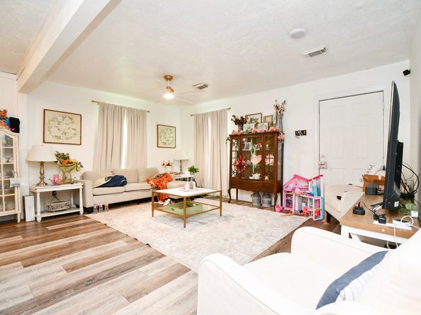 16005 Old Richmond Road, Sugar Land TX 77498