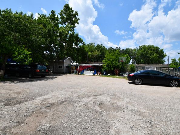 16005 Old Richmond Road, Sugar Land TX 77498