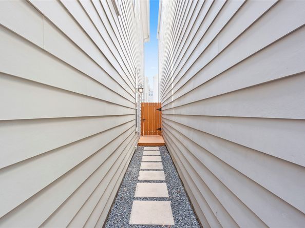 904 W 20th Street C, Houston TX 77008