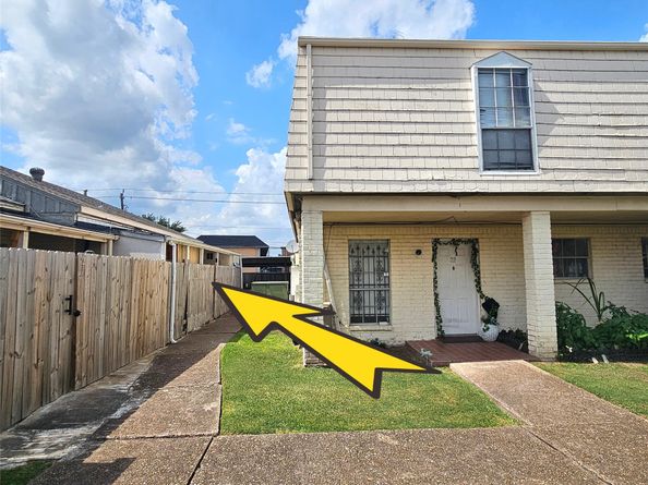 6201 Ranchester Drive 1, Houston TX 77036